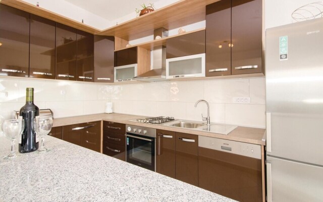 Stunning Home in Blizna Donja With Wifi and 4 Bedrooms