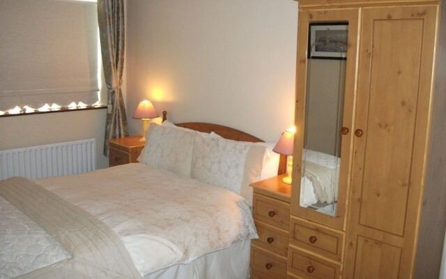 Aaron Vale B & B