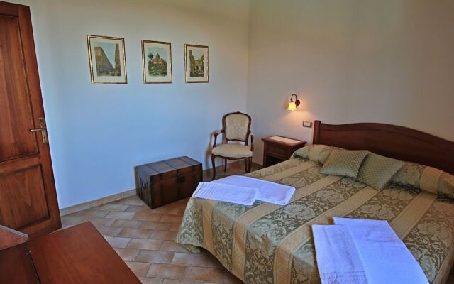 Quaint Farmhouse in Trevi With Swimming Pool