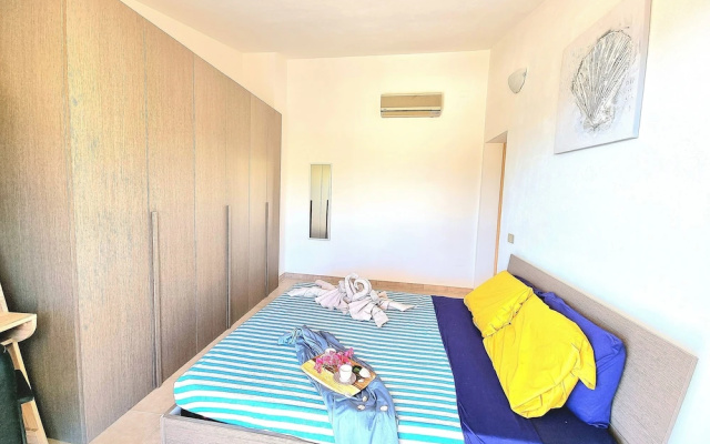 4 Bedroom Villa With Garden 3 min Walk From Beach!