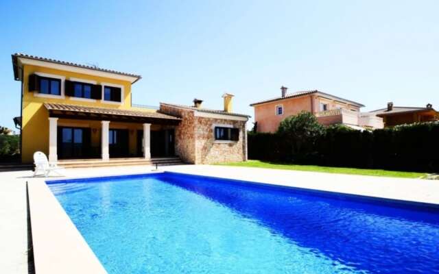 102947 -  Villa in Llucmajor