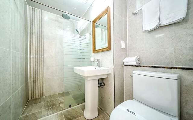 Hotel Pearly Plus