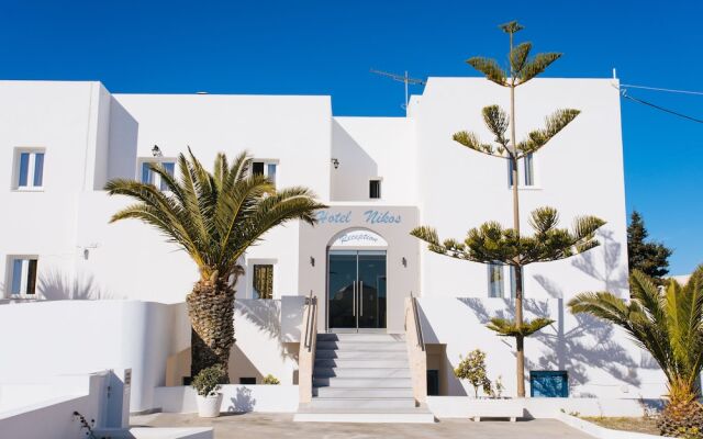 Nikos Hotel