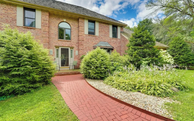 Spacious & Secluded Madison Home Near Dtwn!