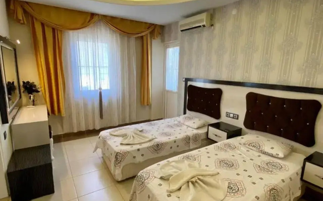 Yalçın Hotel