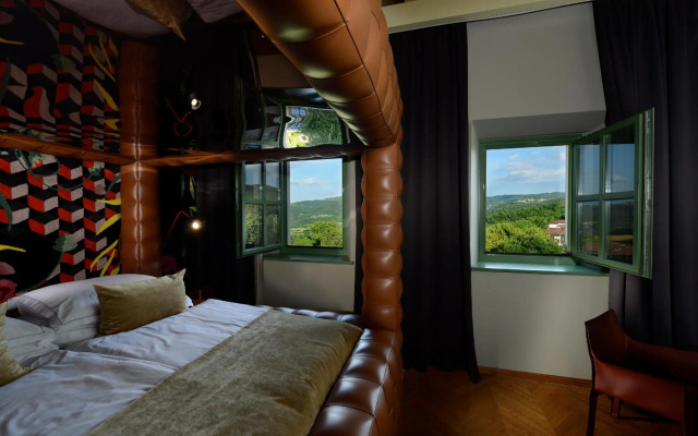 Winery & Design hotel ROXANICH