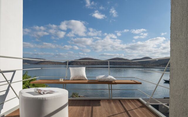Villa Mimaze Minimalist Living