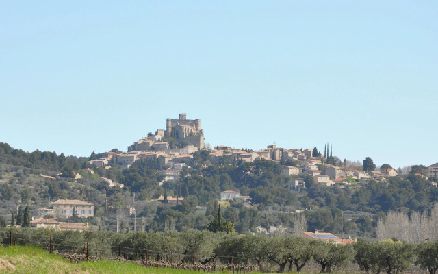 Wonderful Villa in Malaucène with Swimming Pool