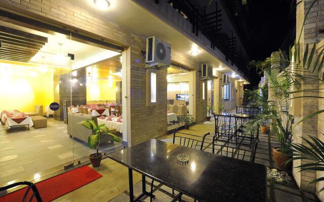Hotel Queens Park