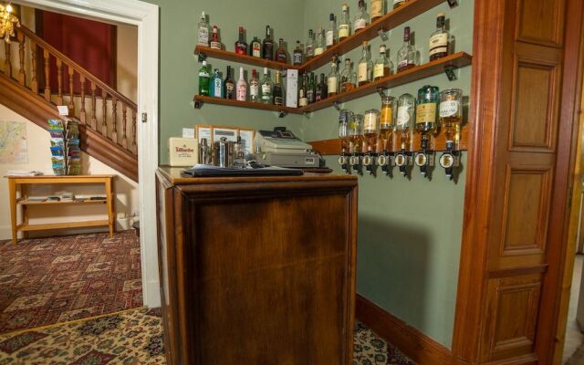 Foyers Bay Country House