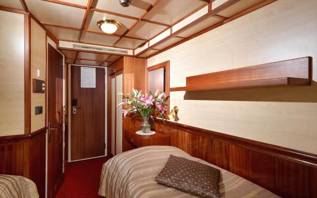 Florentina Boat Hotel