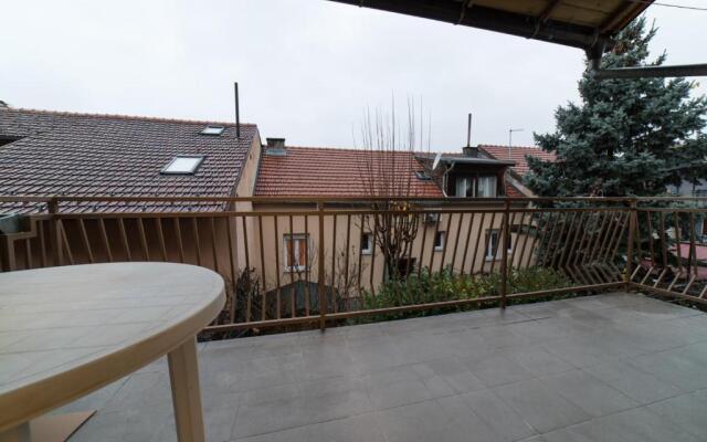 Angela Luxury Studio Apartment