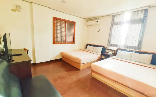 Royal Business Hotel