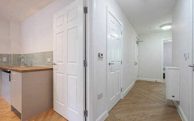 Quiet Luxe Escape 65s Only