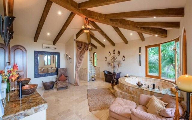 Sunny Vacation Villa 75