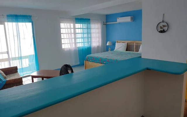 Orrie's Beach Bar Hotel