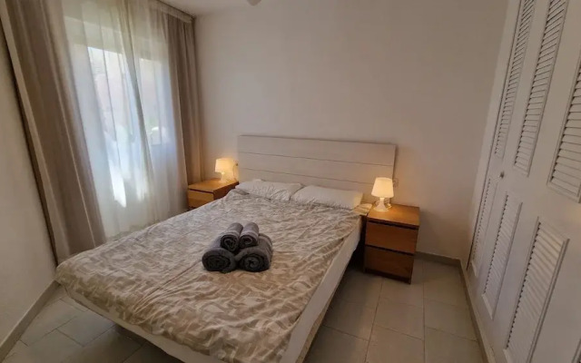 Sunny Seaside Retreat in Calahonda, sea View, Pool