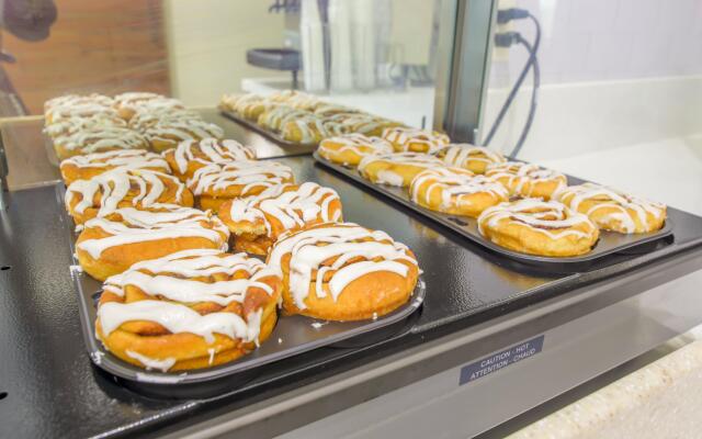 Holiday Inn Express & Suites Raymondville by IHG