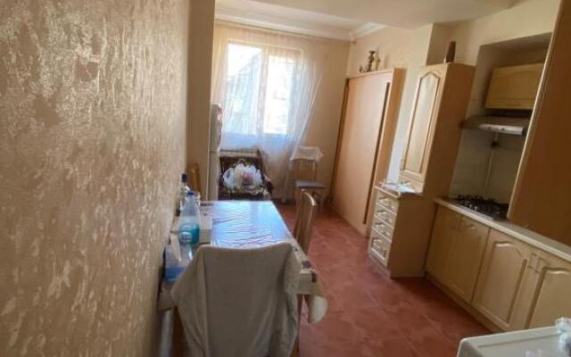 Large cozy apartment on beginning of Komitas Ave