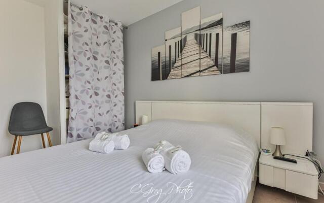 Très jolie maison avec piscine sous dôme