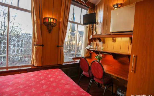 Nadia Hotel