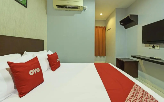 Hotel O M Three Hotel