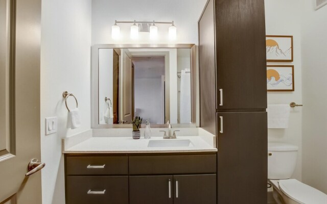 CozySuites at Town Lake