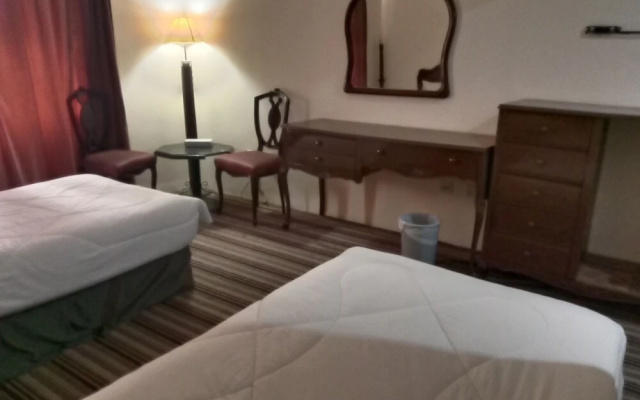 Al Commodore Hotel