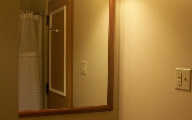 Bear Mountain Inn and Overlook Lodge