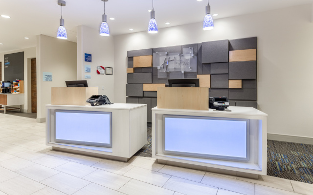 Holiday Inn Express & Suites Ottawa by IHG