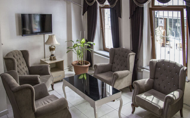 Balo Hotel