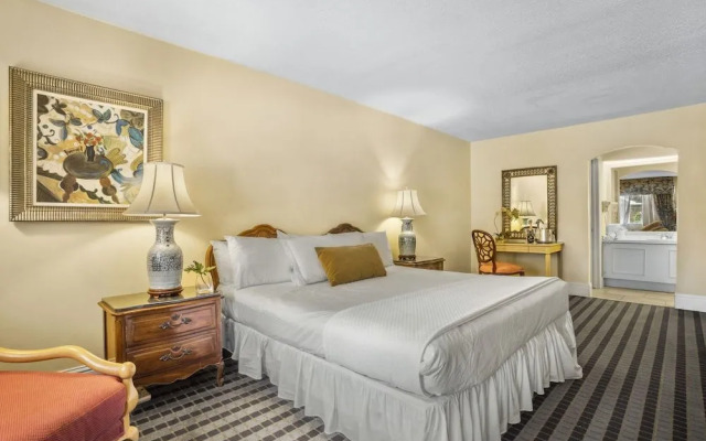 Gulf Hills Hotel & Resort