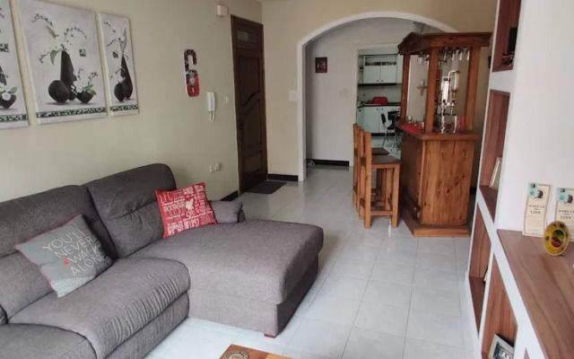 Room-very Bright Well Kept Apartment