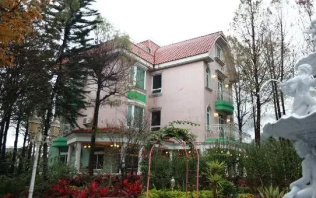 Victoria Castel