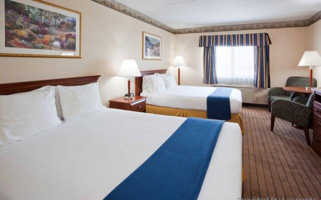 Holiday Inn Express Roseville-St. Paul, an IHG Hotel