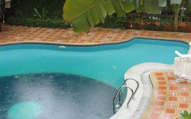 Baan Kasemsuk Guesthouse