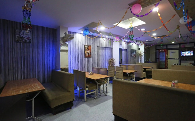 OYO 2862 Hotel Kanha Continental