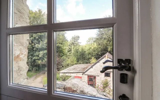 Y Felin at Coed Cadw