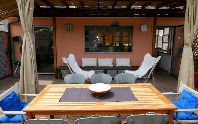 Trastevere Split Level Apartment with Terrace