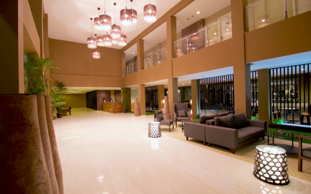 Front One Akshaya Hotel Karawang