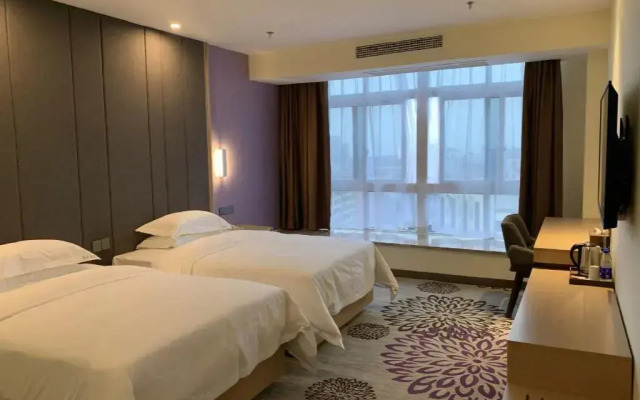 7 Days Premium (Chongqing Liangping People's Square Center)