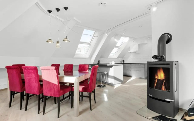 Kong Oscars Apartments