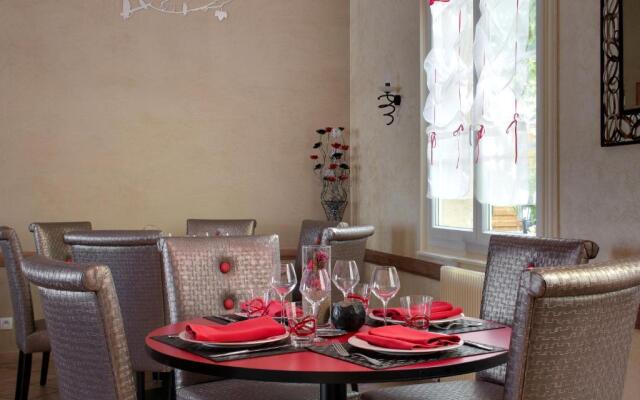 Logis Hotel De Paris