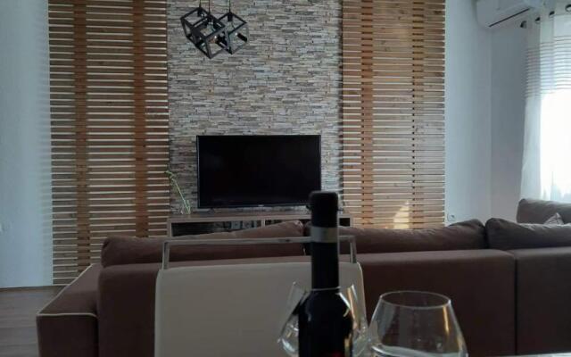 Gold Apartment