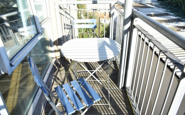 1 Bedroom Apartment in Dalston With Balcony