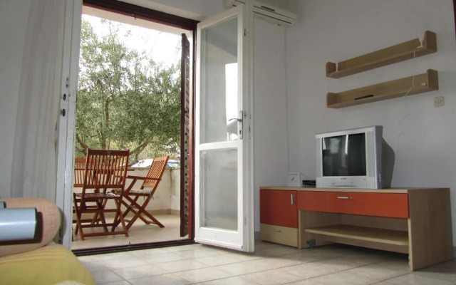 Apartments by the sea Slatine, Ciovo - 15916