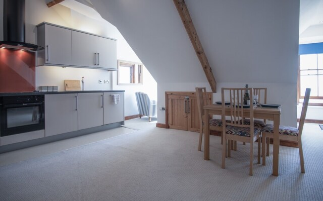 The Nest - 1 Bedroom Apartment - Tenby
