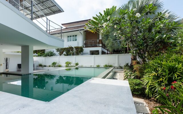 4 Bedroom Modern Pool Villa