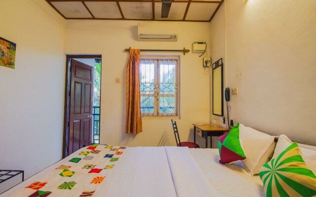 OYO 12902 Home Colourful Studio Home Candolim