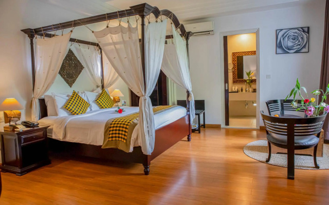 La Rose Suites